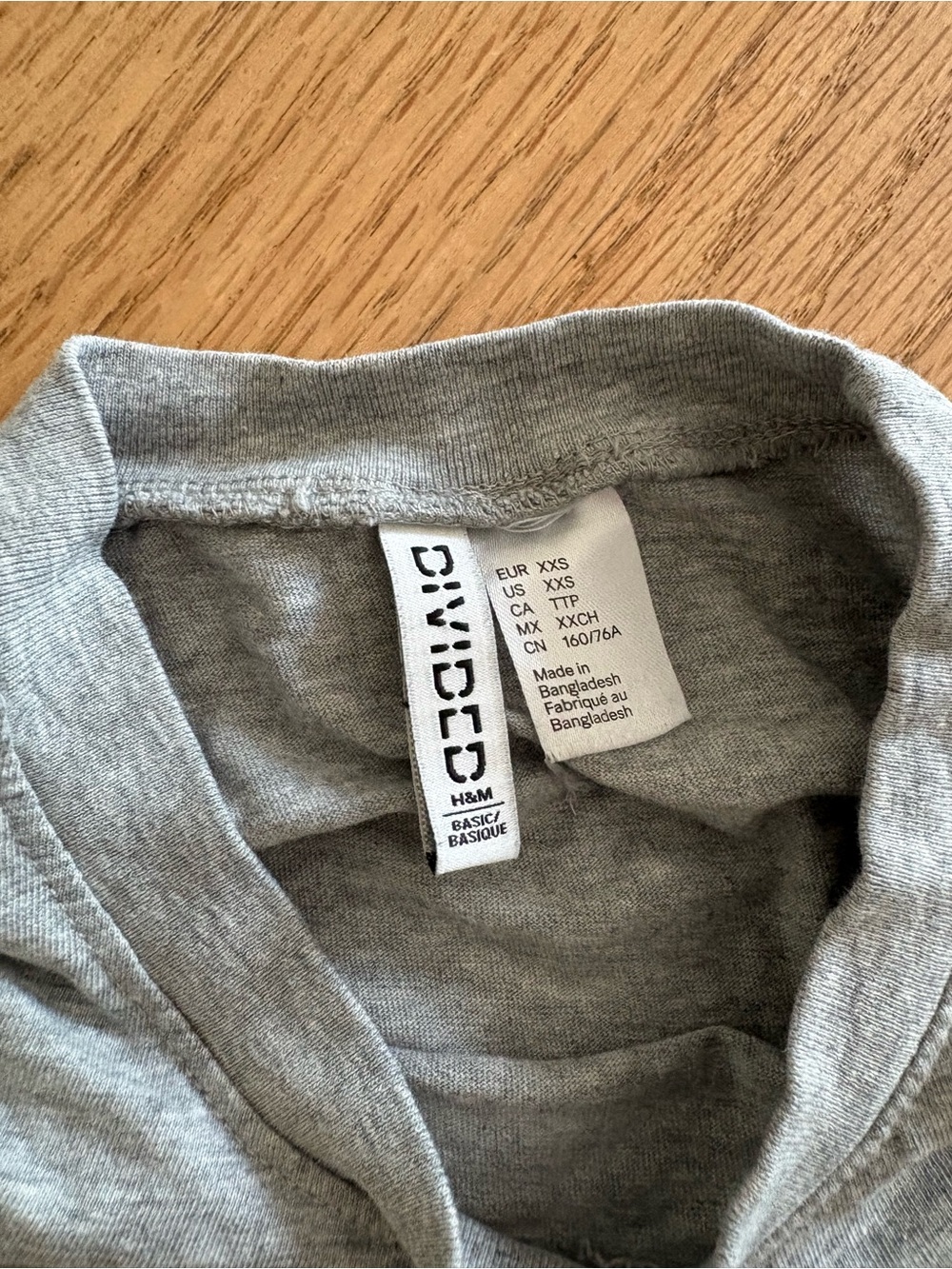 H&M tee - Picture 2 of 2